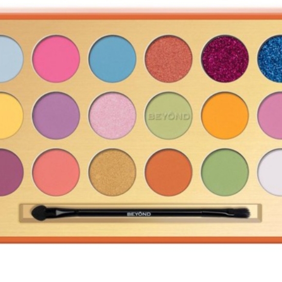 Beyond Mothra 18 Colors Shimmer & Matte Highly Pigment  Eyeshadow Palette - Picture 3 of 6